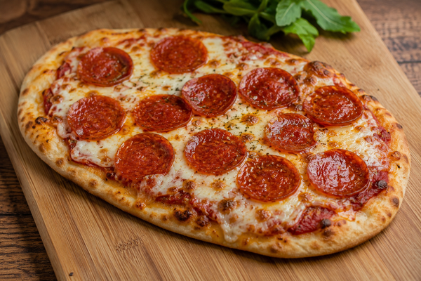 Pizza pepperoni fromage sur pain naan